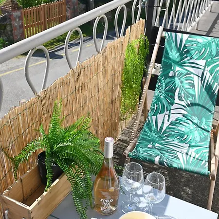 Avec Terrasse Proche à Appartement *